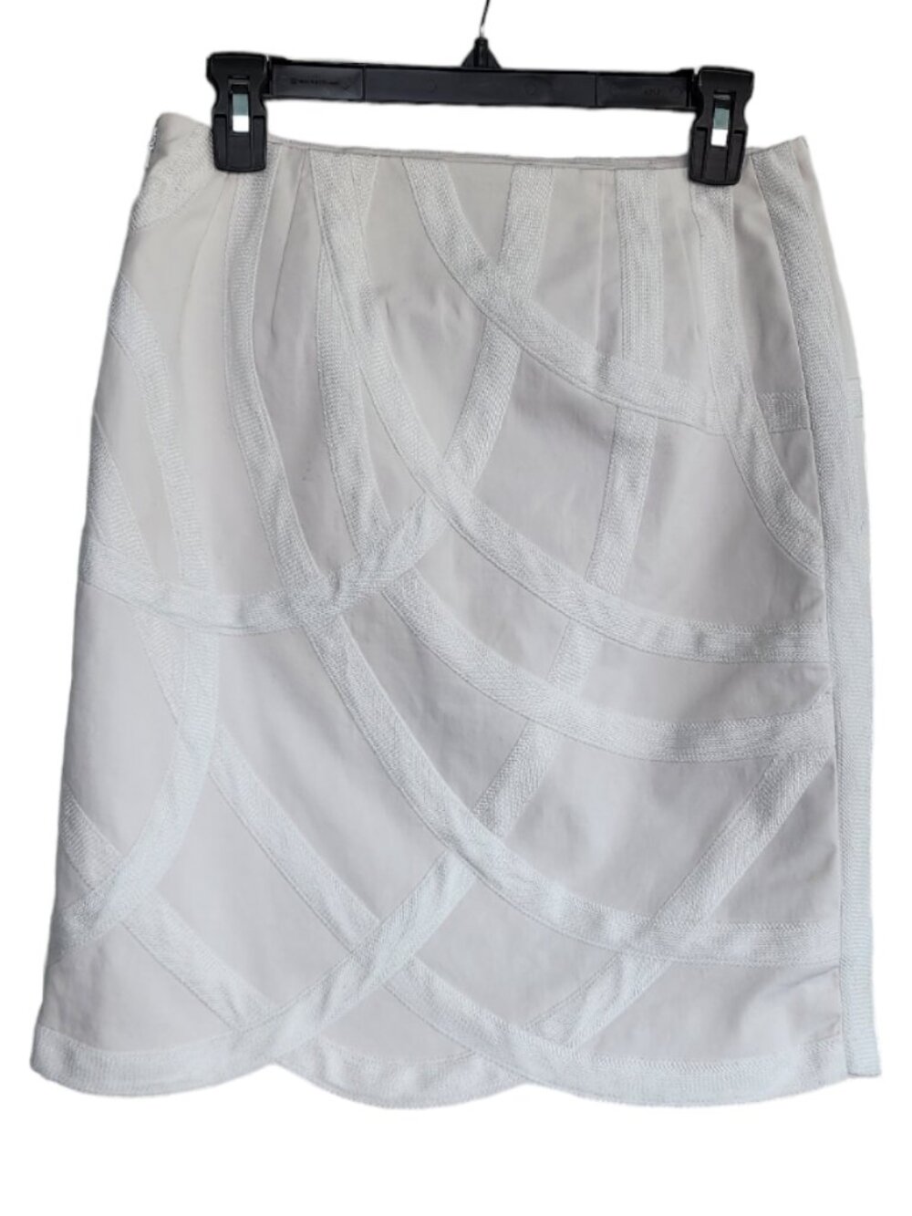 Worth Size 4 White Skirt with Dressy Scalloped Detail Gorgeous - Picture 2 of 7
